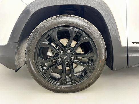 Used 2020 GMC Terrain SLE w/ Driver Convenience Package AWD/4WD image 28