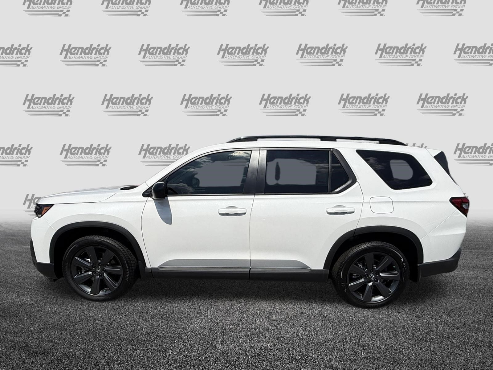 New 2026 Honda Pilot Sport image 7