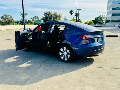 Used 2023 Tesla Model Y 2WD image 50