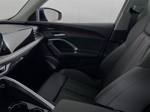 New 2025 Audi Q5 2.0T Premium Plus image 24