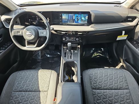 Used 2026 Nissan Kicks SV w/ SV Premium Package FWD image 10