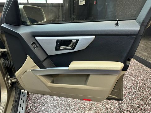 Used 2010 Mercedes-Benz GLK 350 4MATIC image 31