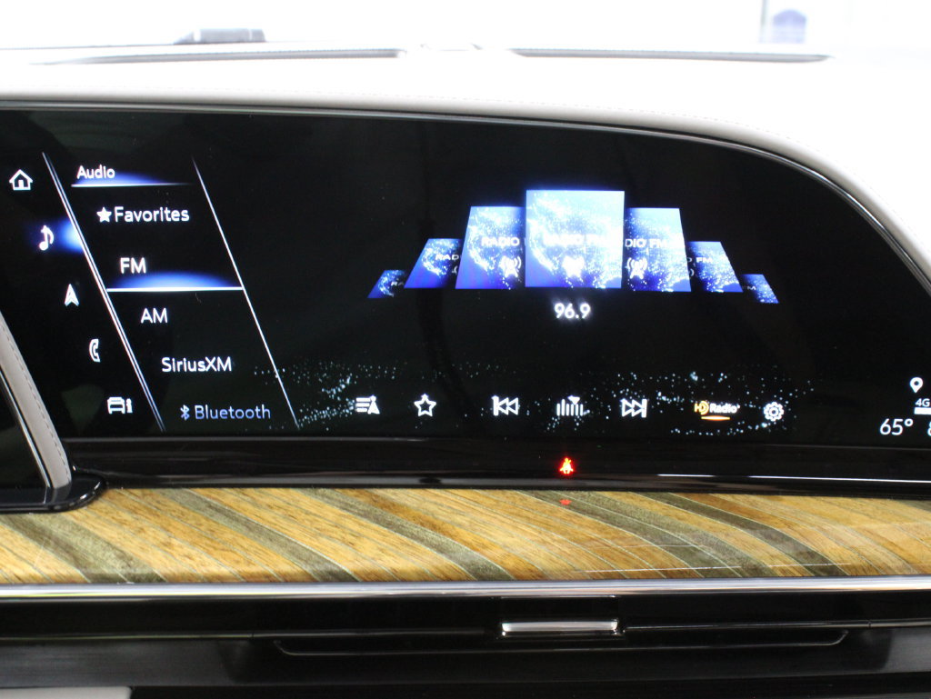 Used 2021 Cadillac Escalade ESV Premium Luxury Platinum AWD/4WD image 35