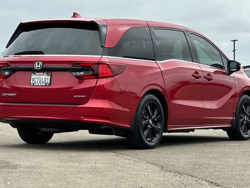 Certified 2023 Honda Odyssey Sport image 4