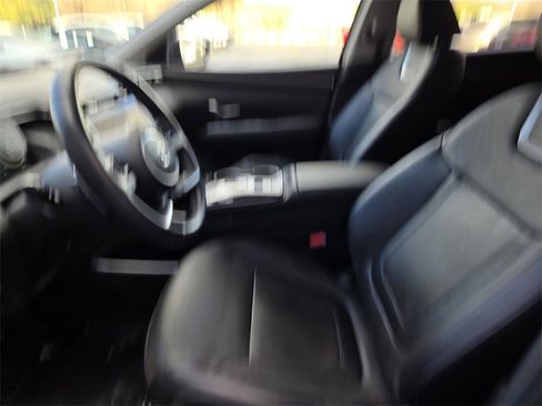 Used 2022 Hyundai Tucson Limited w/ Winter Package image 26