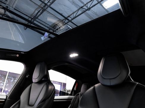 Used 2018 Tesla Model X P100D image 6