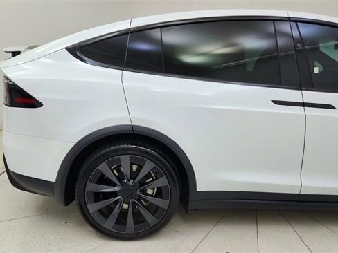 Used 2022 Tesla Model X image 12