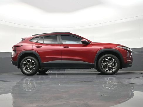 Used 2024 Chevrolet Trax LT image 34