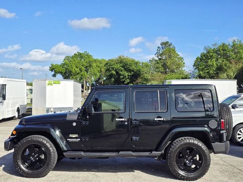 Used 2012 Jeep Wrangler Unlimited Sahara w/ Connectivity Group image 4