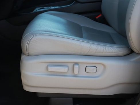 Used 2024 Honda Passport EX-L image 9