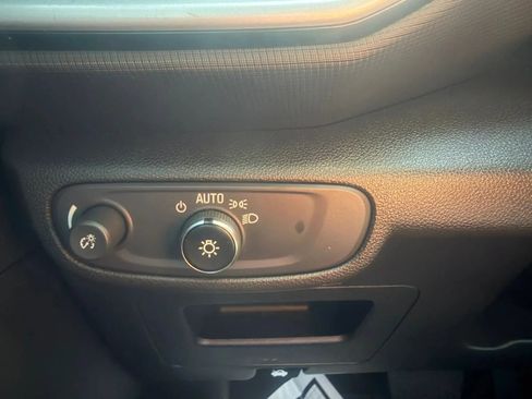 Used 2021 Chevrolet TrailBlazer LS FWD image 23