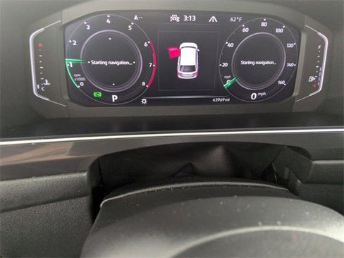 Used 2022 Volkswagen Tiguan SEL R-Line image 17