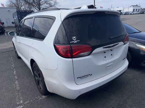 Used 2020 Chrysler Pacifica Limited w/ Advanced Safetytec Group image 4