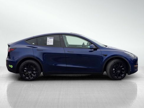 Used 2023 Tesla Model Y Long Range AWD/4WD image 3