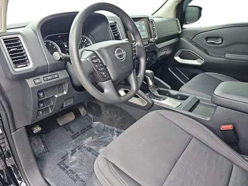 Used 2022 Nissan Frontier SV w/ Technology Package RWD image 13