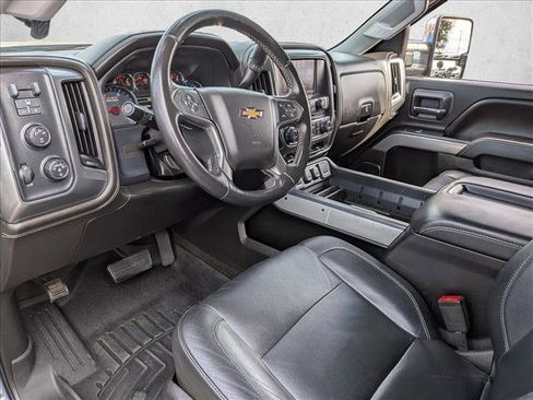 Used 2015 Chevrolet Silverado 3500 LTZ image 9