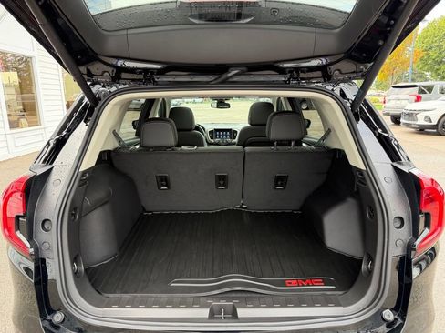 Certified 2024 GMC Terrain Denali w/ Black Diamond Edition AWD/4WD image 9
