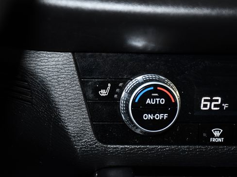 Used 2023 Mitsubishi Outlander SE AWD/4WD image 30