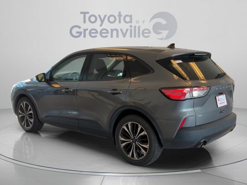 Used 2022 Ford Escape SE w/ SE Sport Appearance Package FWD image 4