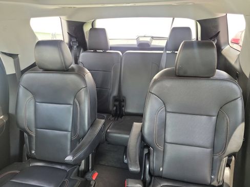 Used 2019 Chevrolet Traverse Premier w/ Redline Edition FWD image 12