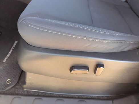 Used 2023 Nissan Frontier SV image 25