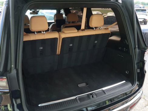 Used 2023 Jeep Grand Wagoneer Series III w/ Rear Seat Video Group 1 AWD/4WD image 15