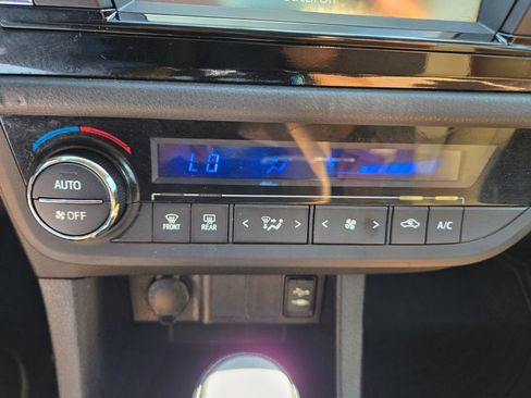 Used 2016 Toyota Corolla LE FWD image 30