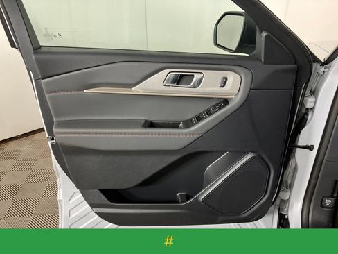 New 2026 Ford Explorer Active RWD image 22