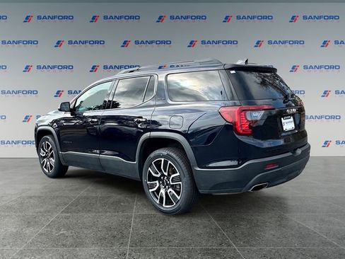 Used 2021 GMC Acadia SLE w/ Driver Convenience Package image 3