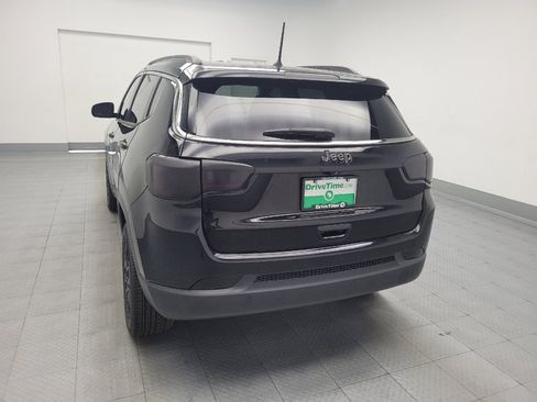 Used 2018 Jeep Compass Latitude w/ Cold Weather Group AWD/4WD image 6