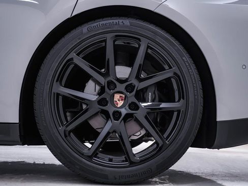 New 2025 Porsche Panamera 4 image 10