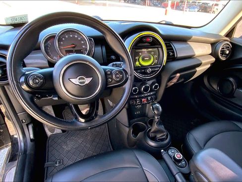 Used 2018 MINI Cooper 2-Door Hardtop FWD image 16