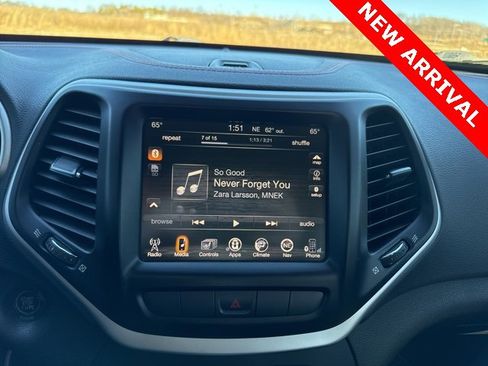 Used 2014 Jeep Cherokee Trailhawk w/ Comfort/Convenience Group image 11