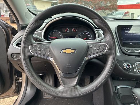 Used 2023 Chevrolet Malibu LT image 24