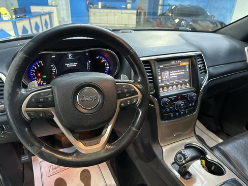 Used 2015 Jeep Grand Cherokee Limited w/ Luxury Group II image 30