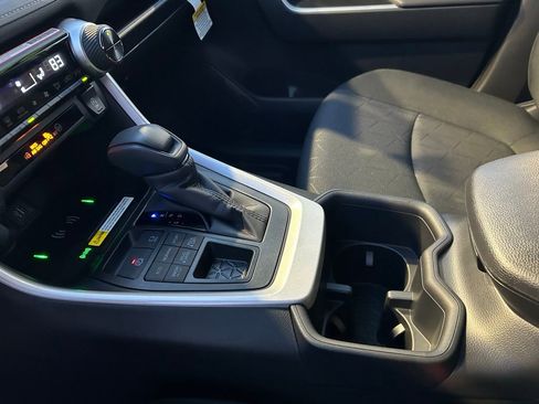 Used 2025 Toyota RAV4 XLE image 16