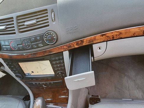 Used 2005 Mercedes-Benz E 320 Sedan image 33