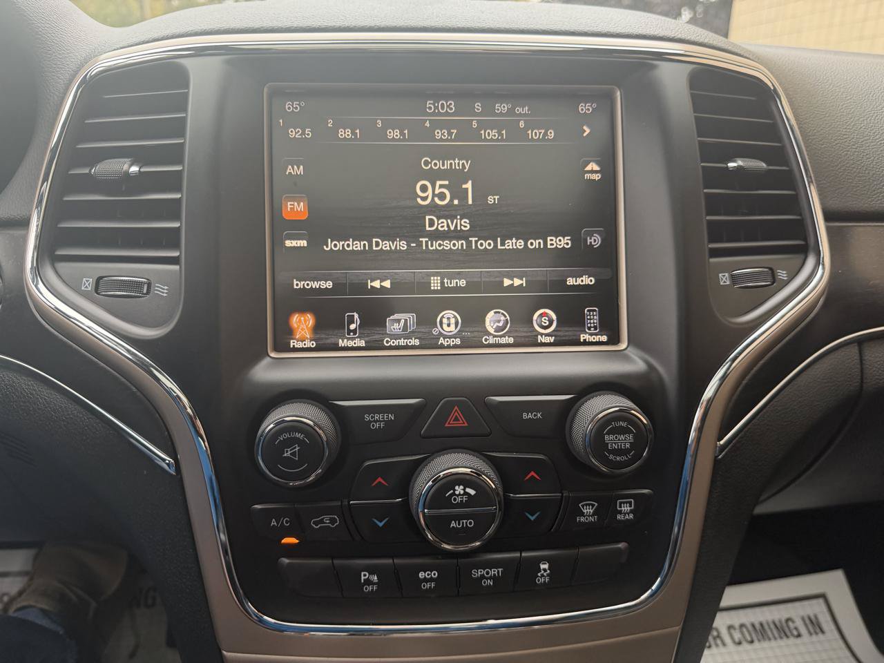 Used 2016 Jeep Grand Cherokee Limited w/ Luxury Group II AWD/4WD image 24