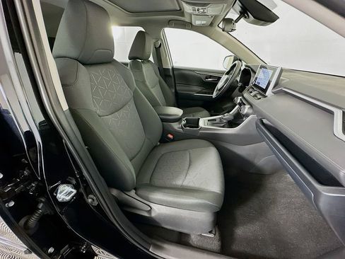 Used 2025 Toyota RAV4 XLE w/ Convenience Package image 28