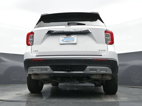 Used 2023 Ford Explorer XLT w/ Equipment Group 202A AWD/4WD image 40