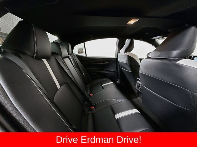 Used 2026 Toyota Camry SE FWD image 28