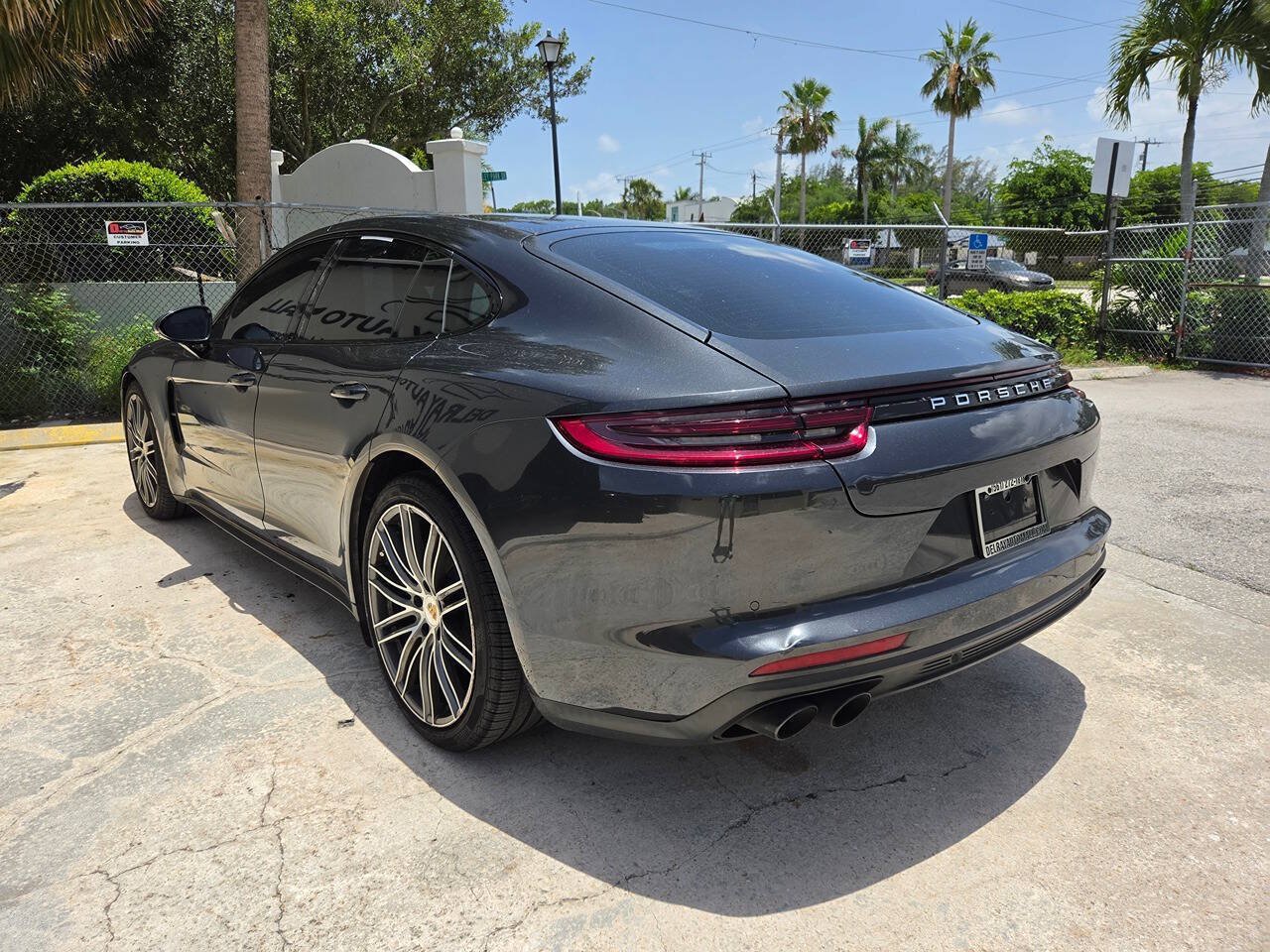 Used 2020 Porsche Panamera RWD image 6