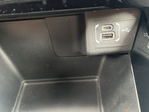 Used 2024 Jeep Compass Limited image 28