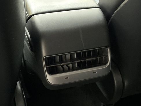 Used 2022 Tesla Model Y Performance image 29