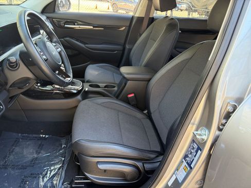Used 2025 Kia Seltos S image 23