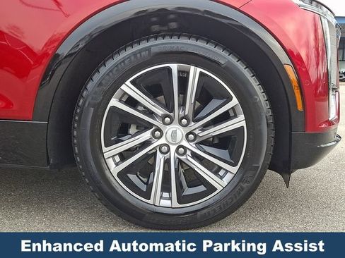 Used 2024 Cadillac Lyriq Luxury AWD/4WD image 10