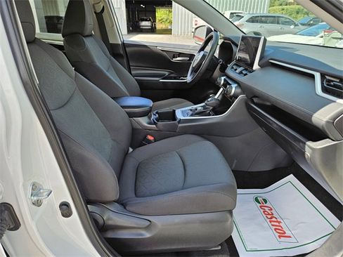 Used 2024 Toyota RAV4 XLE image 16