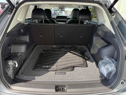 Certified 2026 Volkswagen Tiguan SE w/ Panoramic Sunroof Package AWD/4WD image 31