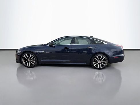 Used 2019 Jaguar XJ R-Sport image 6