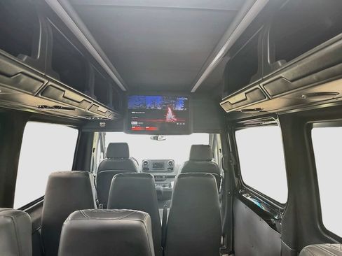 Used 2023 Mercedes-Benz Sprinter 3500 image 21